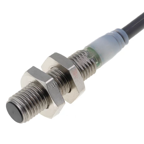 OMRON E2A-S08KS01-WP-C1-2M induktív érzékelő